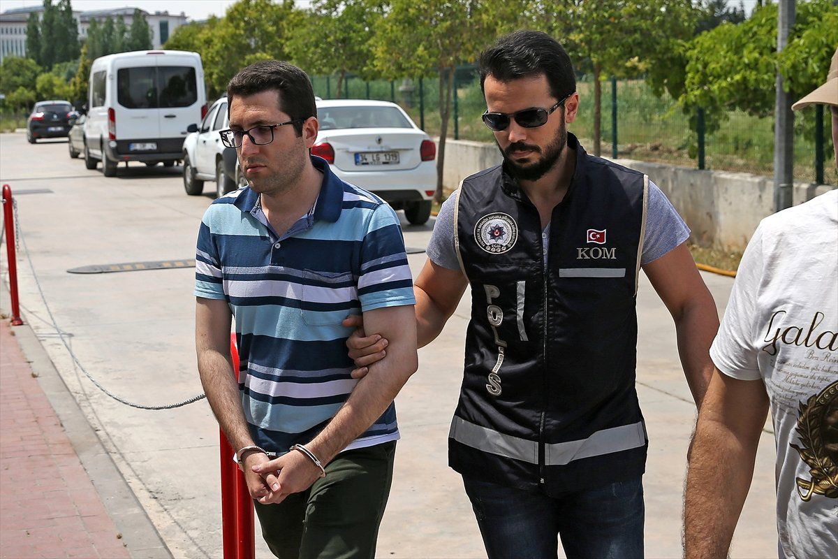 Fetö Şüphelisi Çift Hücre Evinde Yakalandı