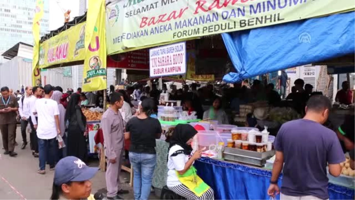 Huzur ve Bereket Ayı Ramazan - Endonezya\'da İftar Sofralarının Hafif Atıştırmalıkları "Takjil" -...