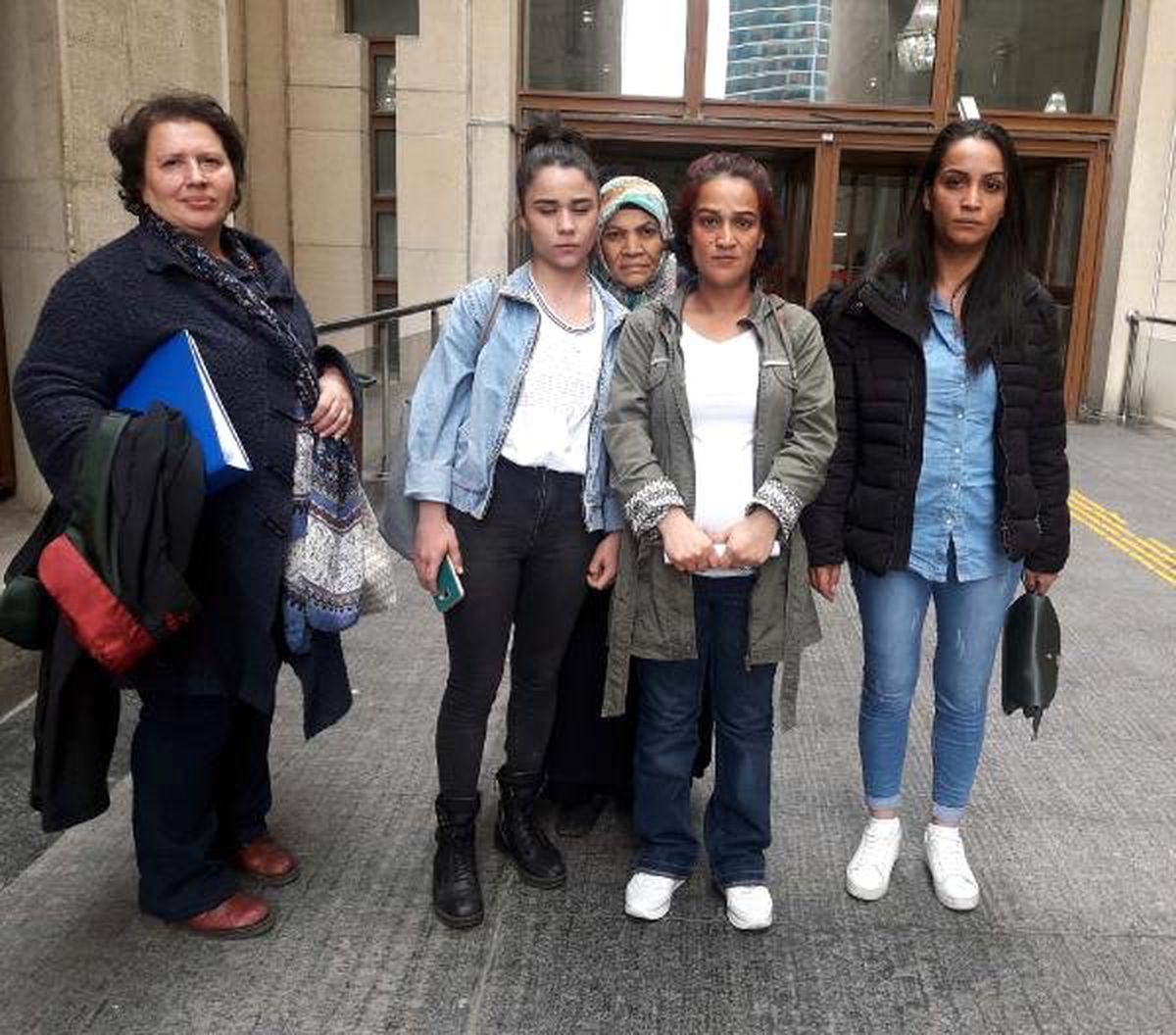 Kafes Cinayetinde Yaralanan Oğul: Ellerimi Kaldırdım, Bacaklarıma Ateş Etti