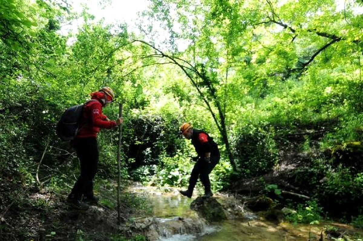 Kayıp Zihinsel Engellinin Kazağı, Ağaca Asılı Bulundu (2)