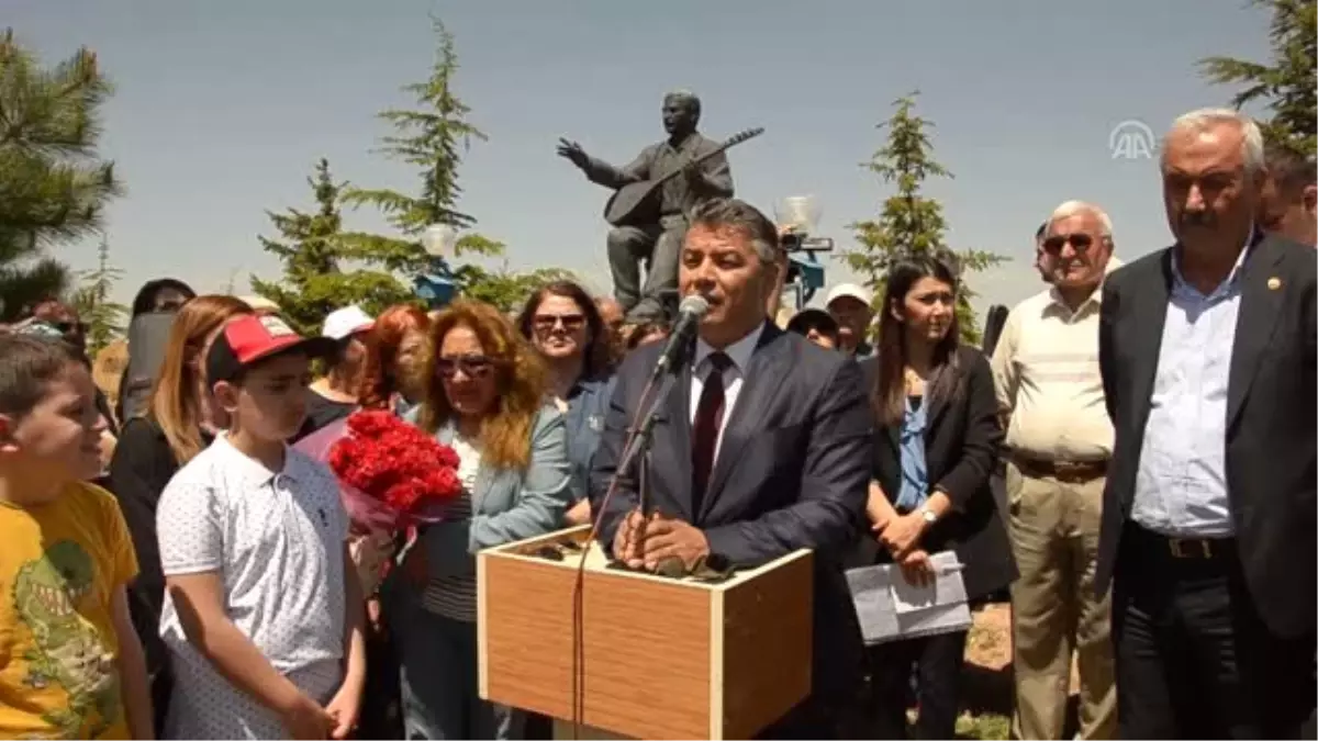 Mahzuni Şerif Kabri Başında Anıldı