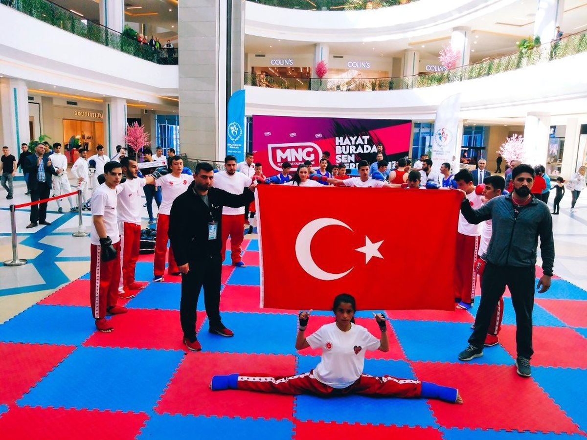 Mng Avm\'de Gençlik Rüzgarı Esti