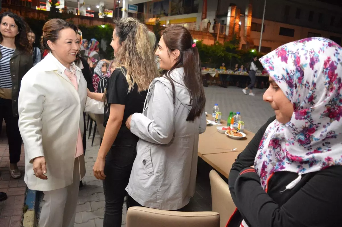 Rektör Karabulut, Öğrencilerle Sahur Yaptı