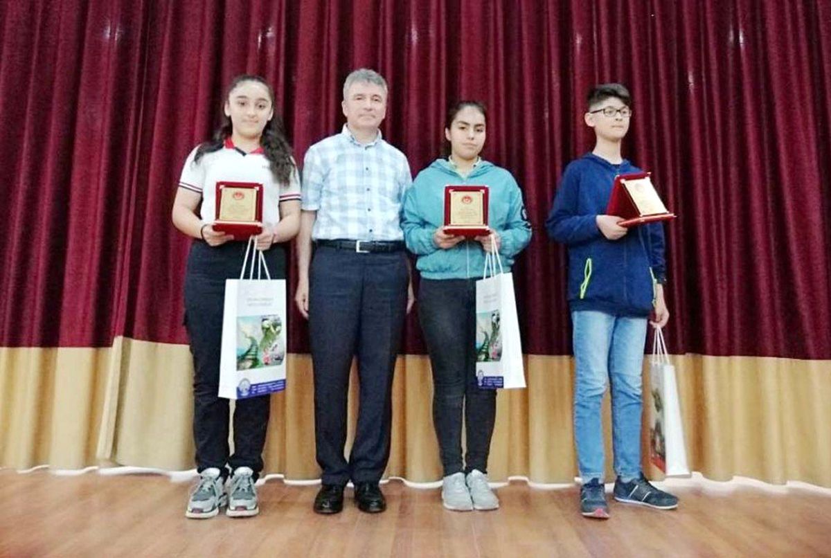 Sıla Özdemir Şiir Yarışmasında 1. Oldu