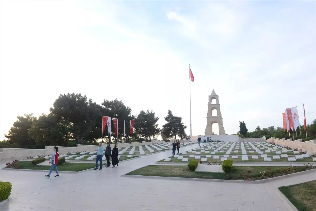 Tıbbiyeli Şehitler Çanakkale\'de Anıldı