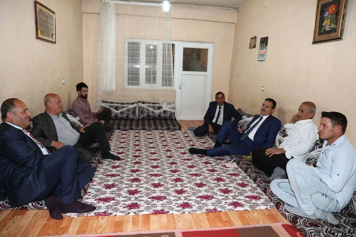Vali Akbıyık. Demiryent Ailesinin İftar Sofrasına Konuk Oldu