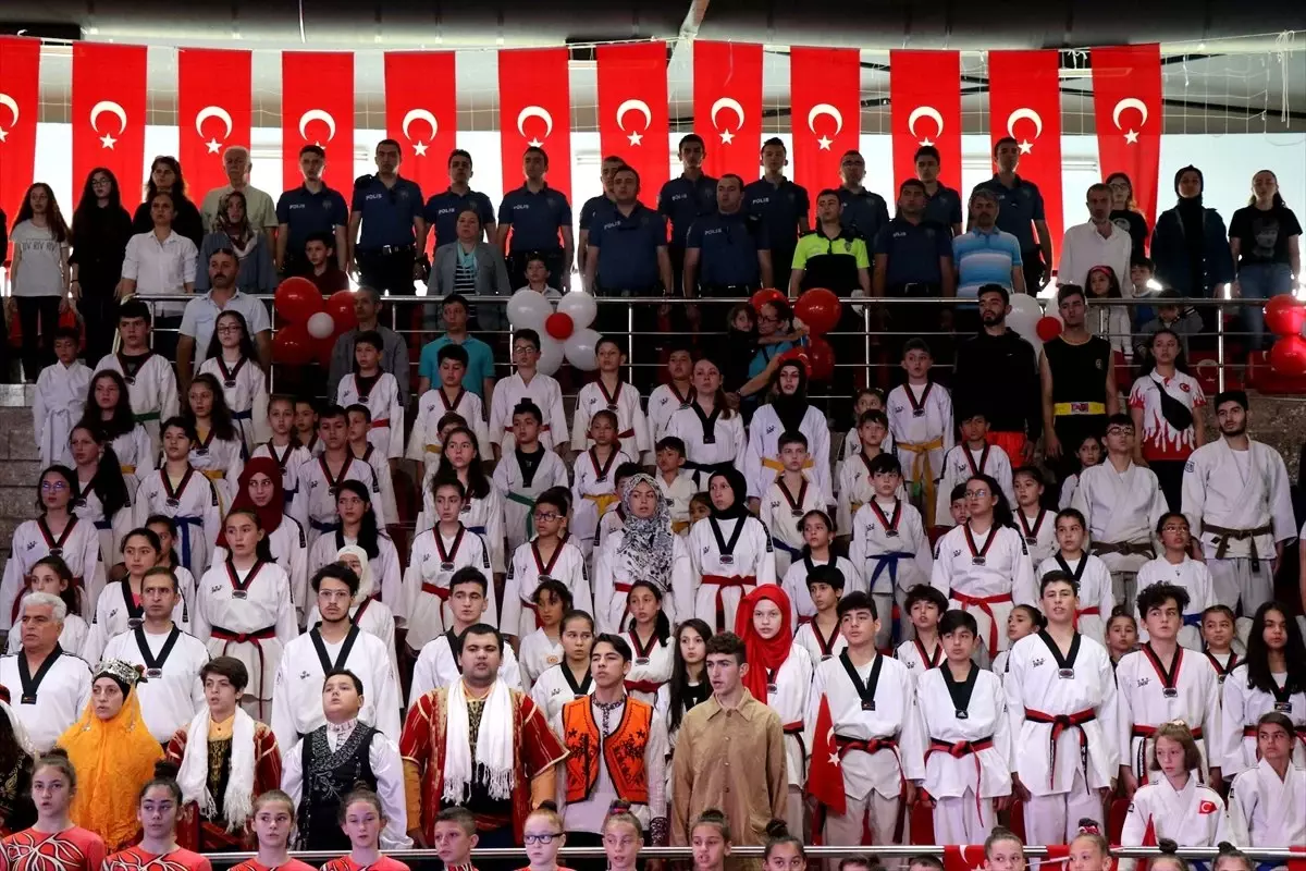 19 Mayıs Atatürk\'ü Anma Gençlik ve Spor Bayramı