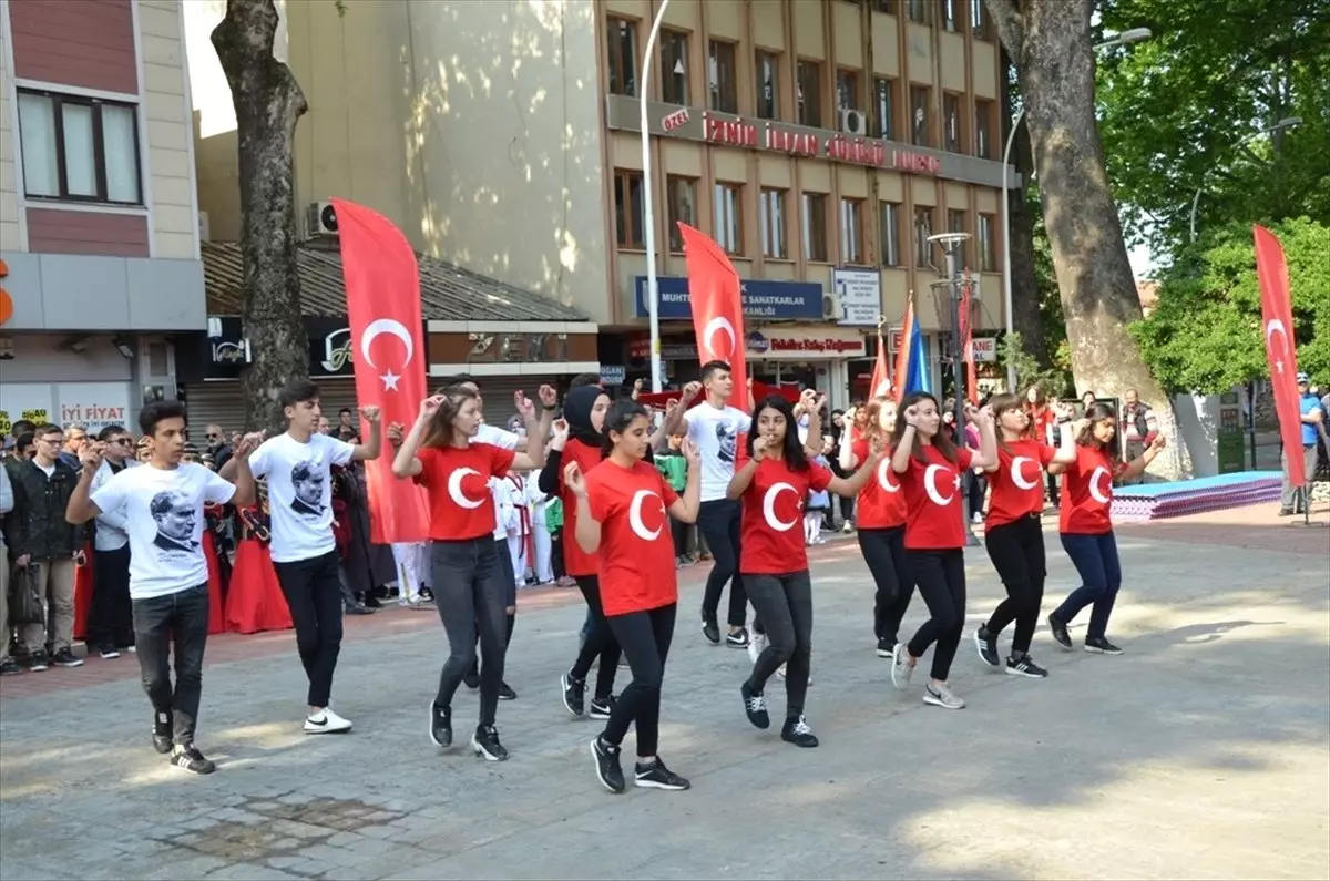 19 Mayıs Atatürk\'ü Anma, Gençlik ve Spor Bayramı