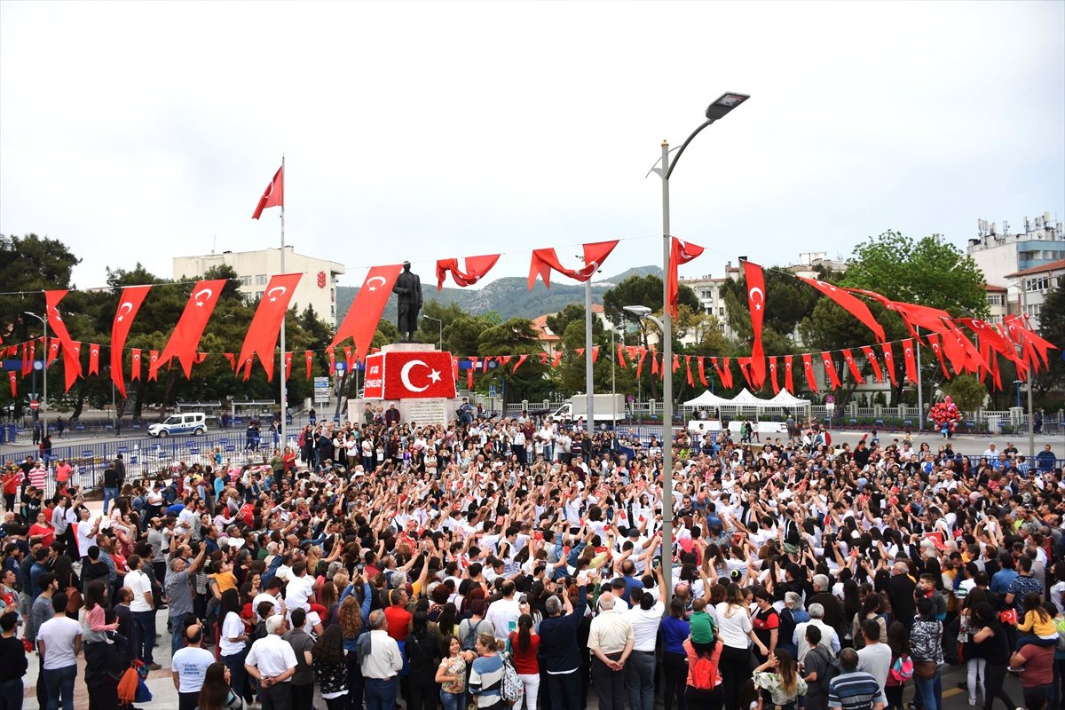 19 Mayıs\'ın 100. Yılı İçin "Dünya Atabarı Oynuyor" Projesi
