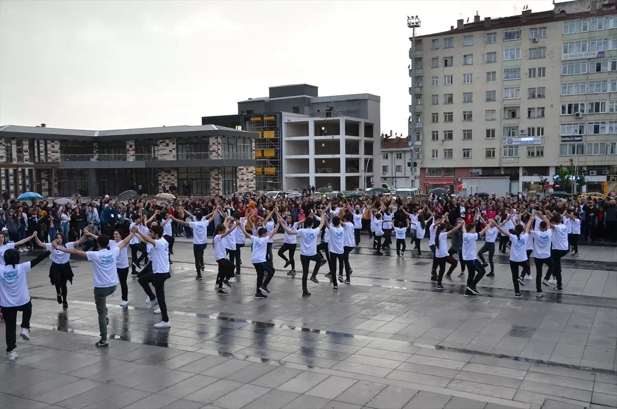 19 Mayıs\'ın 100. Yılı İçin "Dünya Atabarı Oynuyor" Projesi