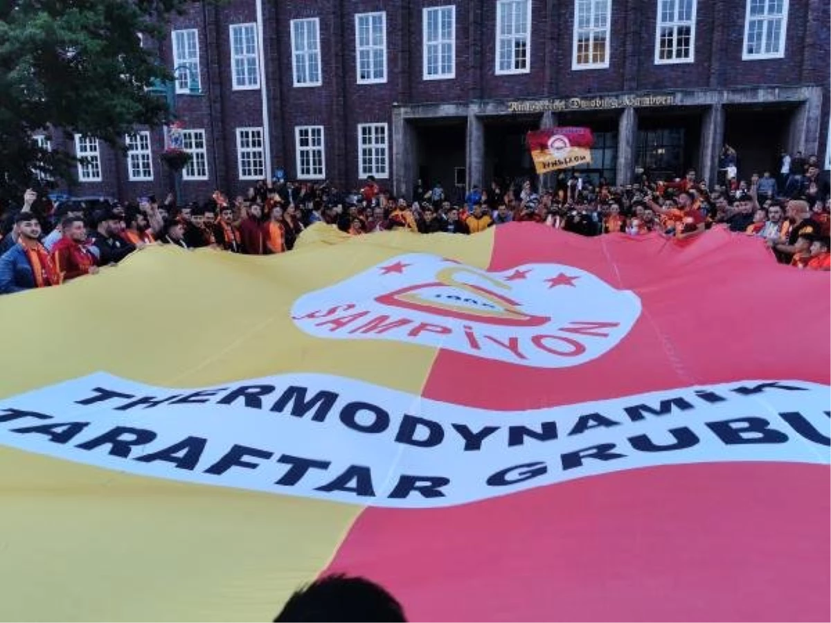 Almanya\'da Galatasaraylı Taraftarlar Şampiyonluğu Kutladı