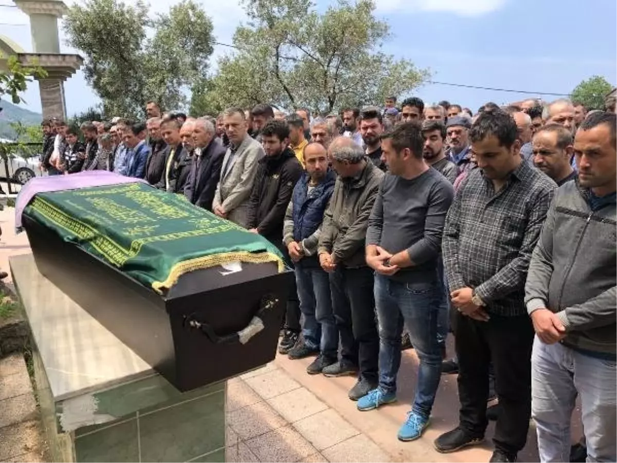 Ardahan\'daki Taş Ocağında Ölen İşçi, Zonguldak\'ta Toprağa Verildi