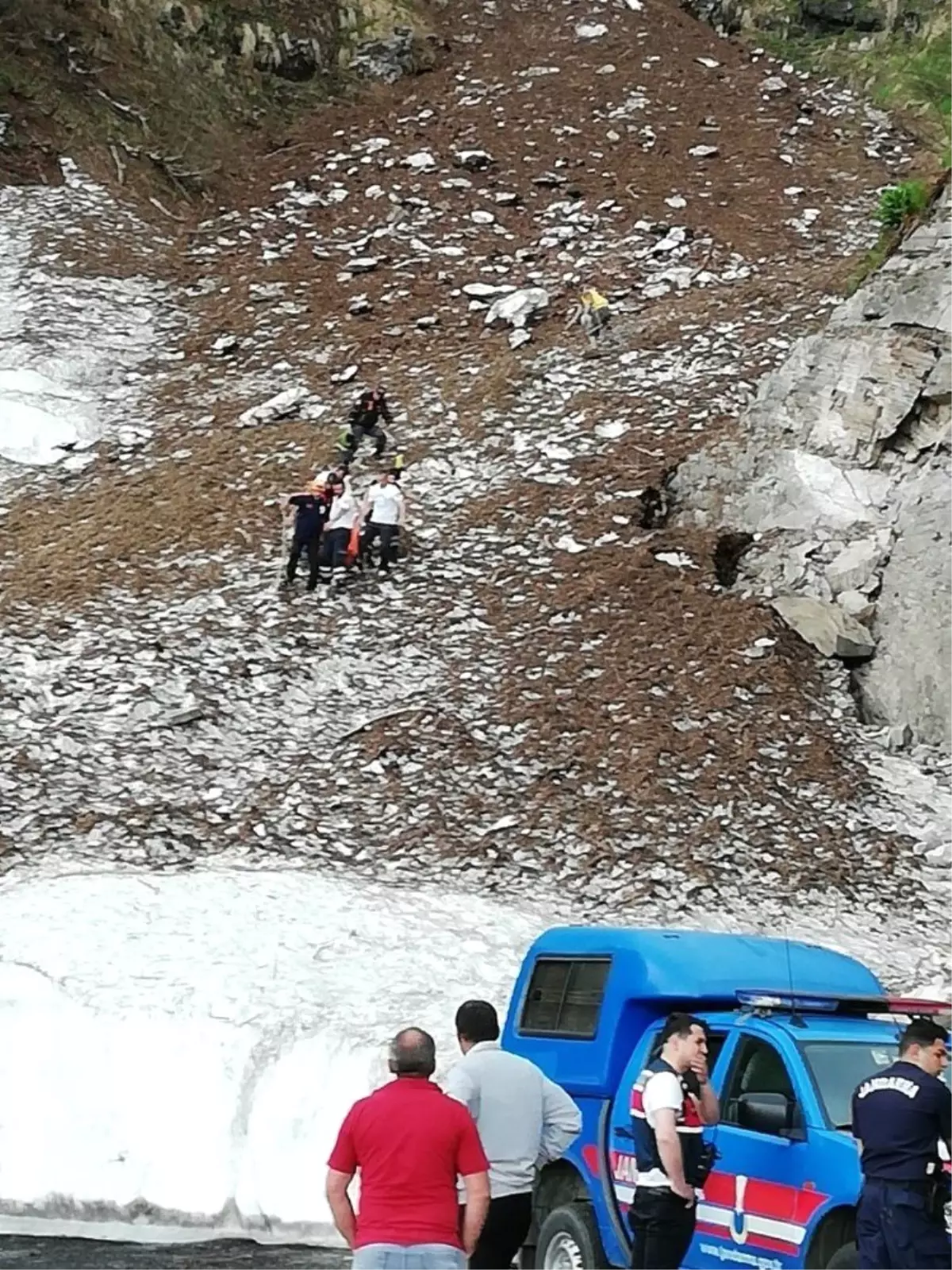 Artvin\'de Uçuruma Yuvarlanan 1 Kişi Ölü Bulundu