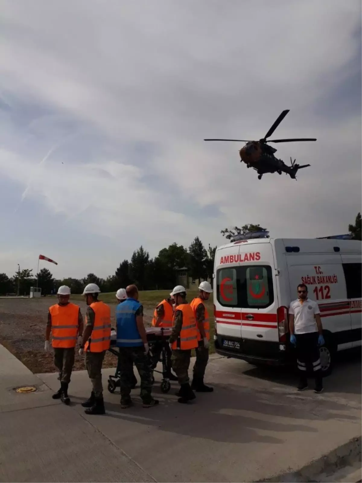 Askeri Helikopter Yaralı Çocuk İçin Havalandı