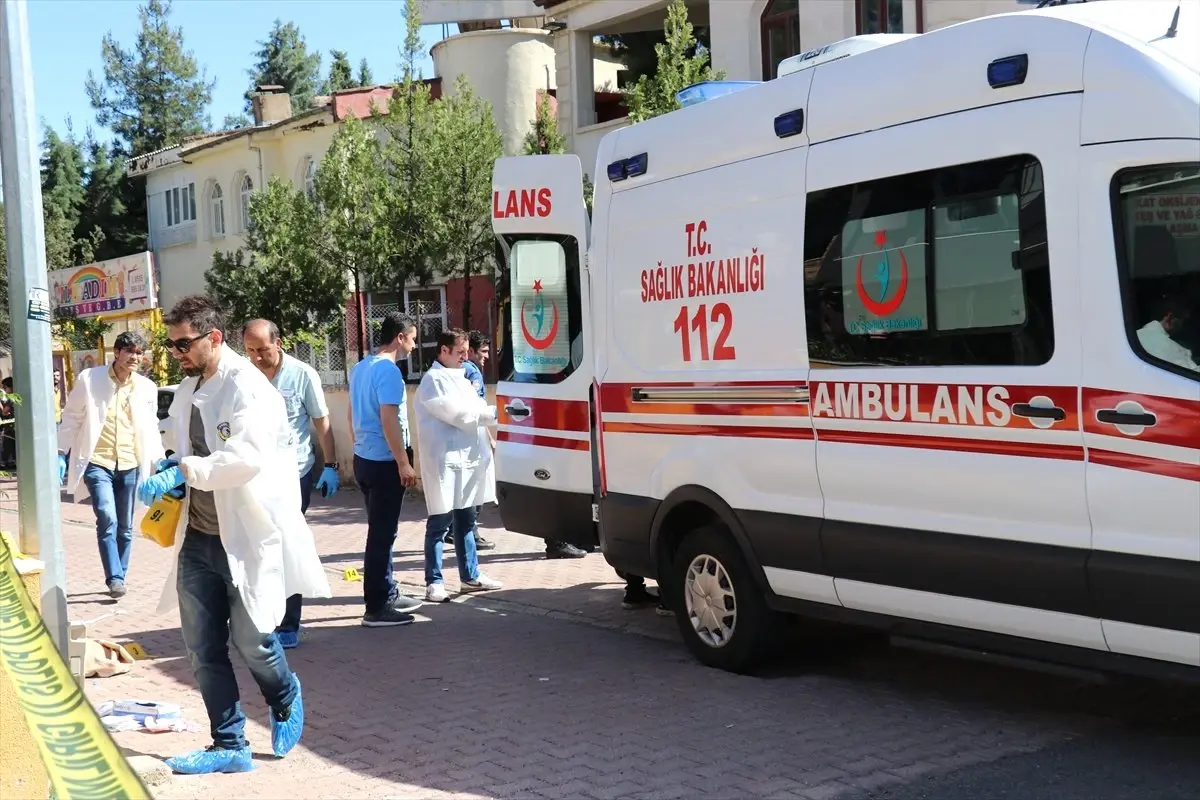 Avukat Eşini Silahla Öldüren Doktor Polise Teslim Oldu