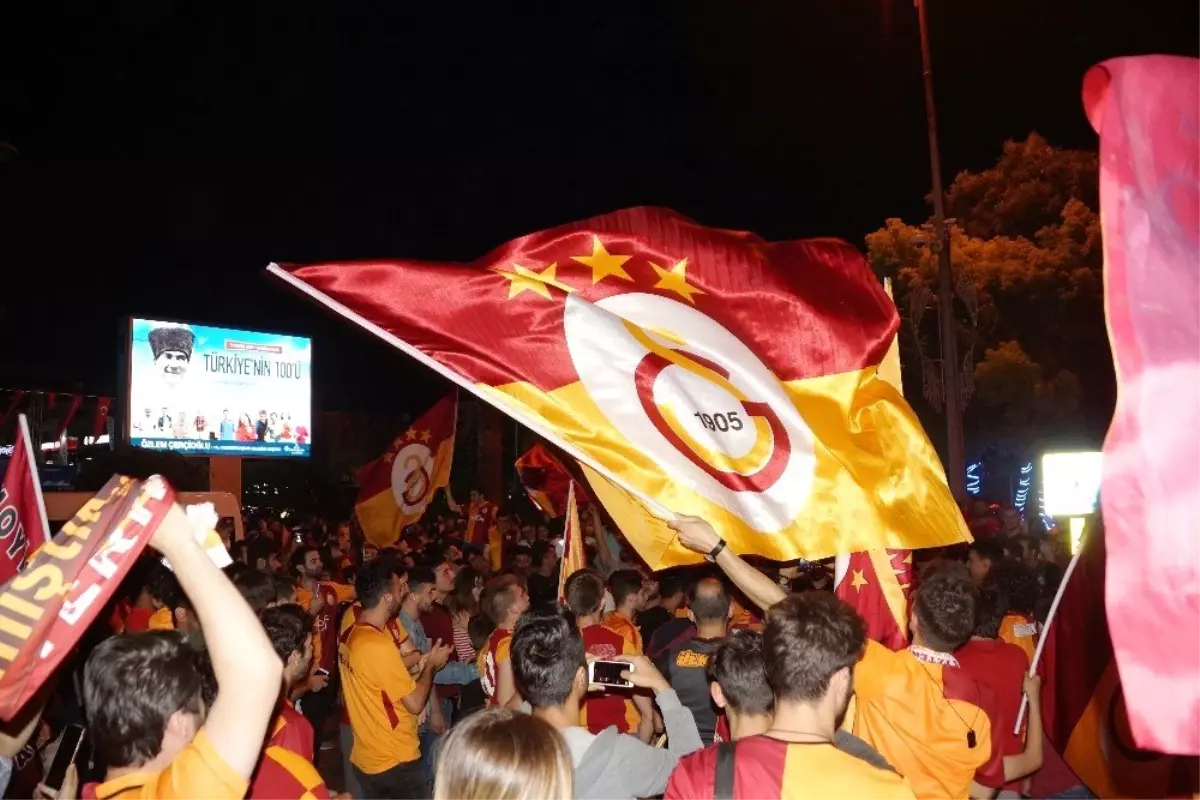 Aydın\'da Galatasaray\'ın Şampiyonluğu Kutlandı