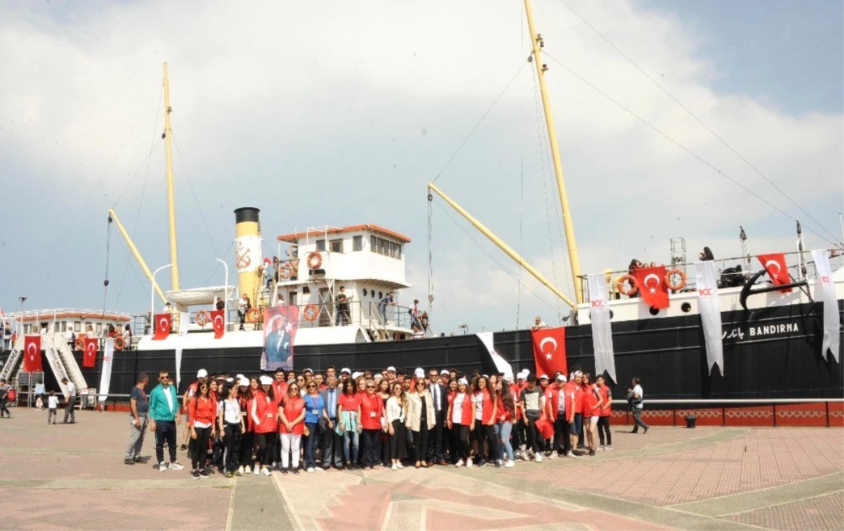 Balçovalı Gençler 100. Yılda Samsun\'da Tarihe Tanıklık Etti