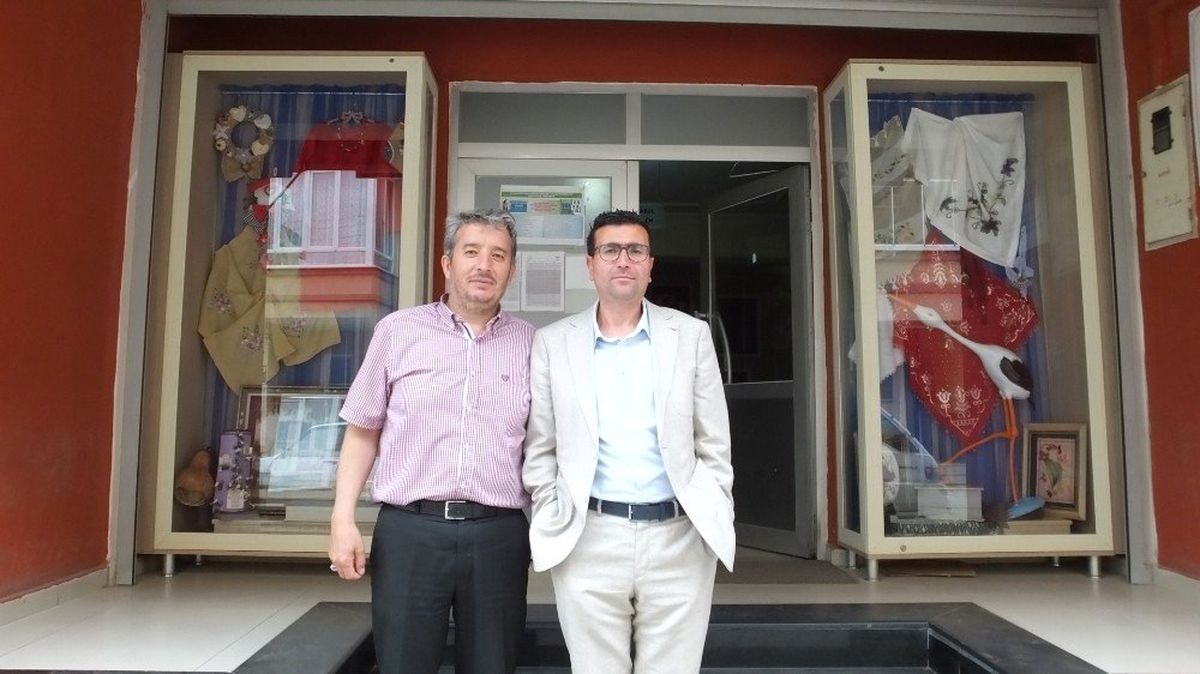 Burhaniye Halk Eğitim\' de Yıl Boyu Sergi