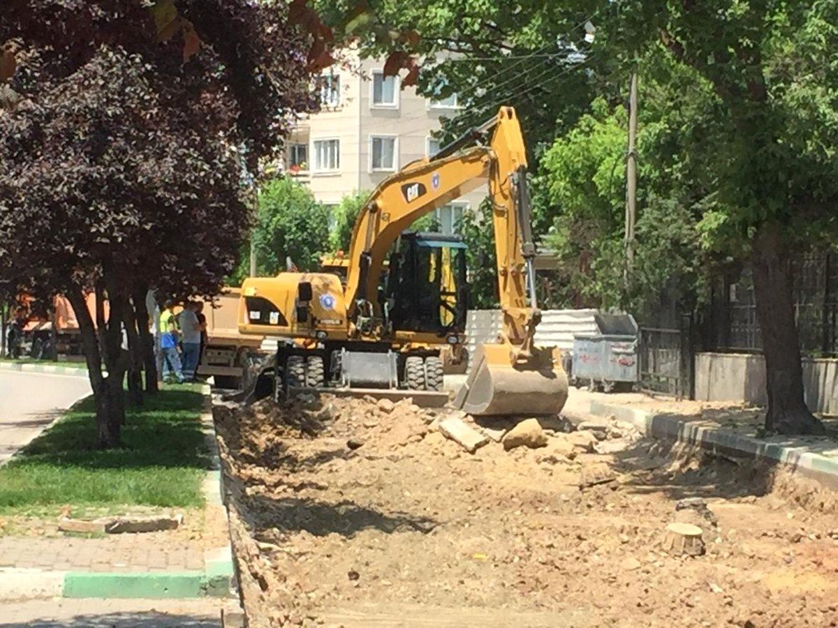 Bursa\'da Doğalgaz Sızıntısı Caddeyi Trafiğe Kapattırdı