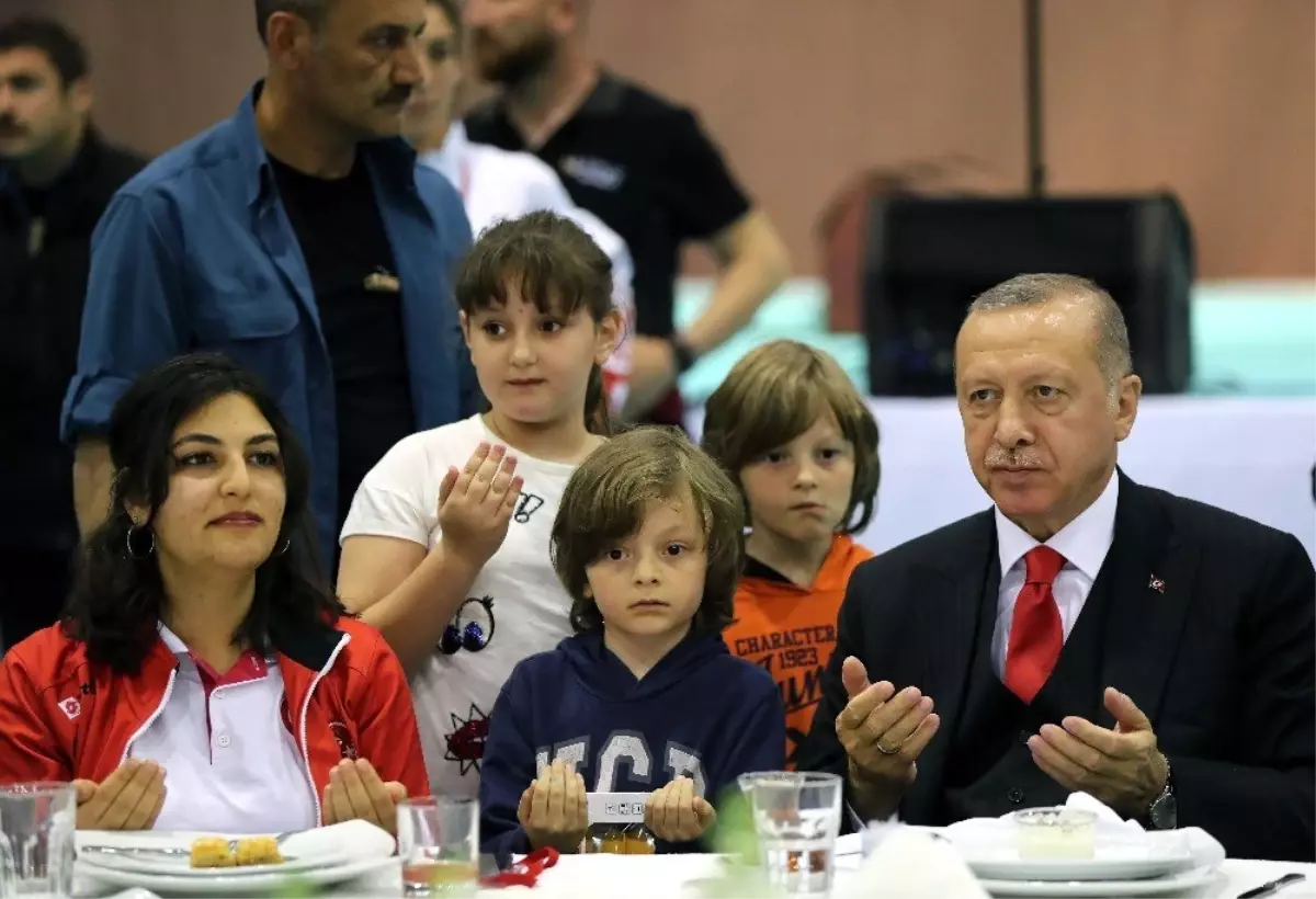 Cumhurbaşkanı Erdoğan: "Türkiye Tüm Kazanımlarını Bedel Ödeyerek Elde Etmiştir"