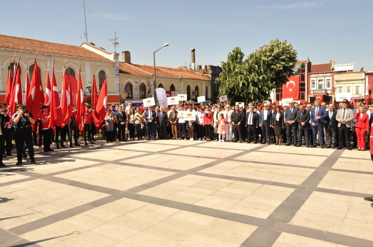Edirne\'de 19 Mayıs Gençlik ve Spor Bayramı Coşkuyla Kutlandı