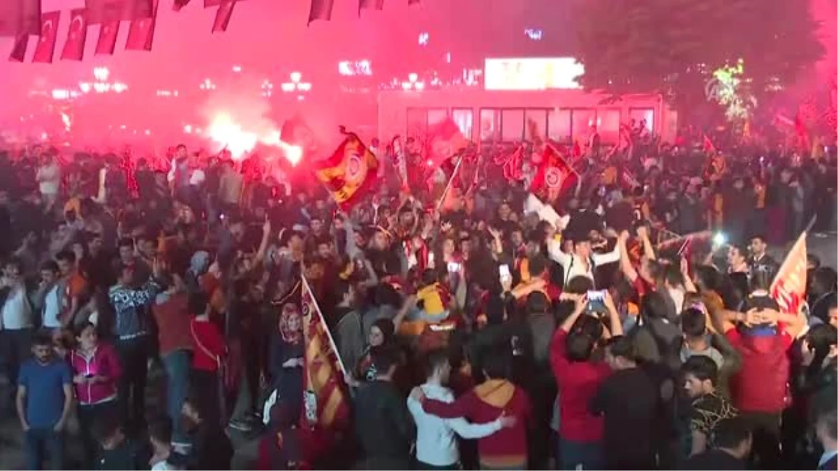Galatasaray\'ın Şampiyonluk Kutlamaları (2)