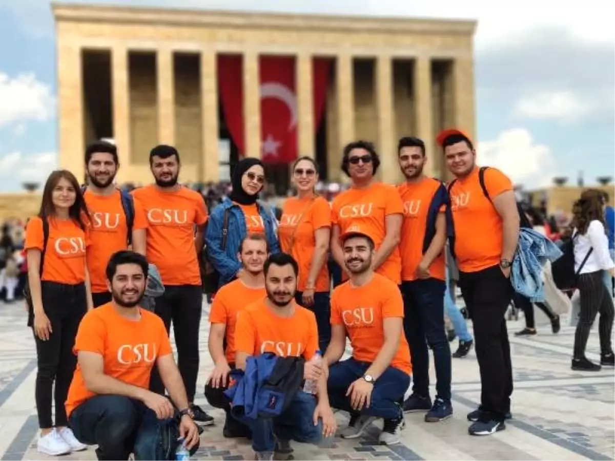 Kıbrıs İlim Üniversitesi Öğrencileri 100. Yıl Kutlamaları İçin Ankara\'da