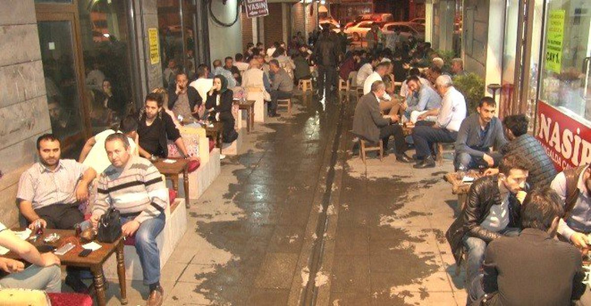 Konya\'da İftardan Sonra Közde Çay Gelenek Haline Geldi
