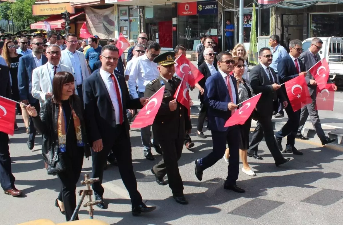 Manisa İlçelerinde 19 Mayıs Coşkusu