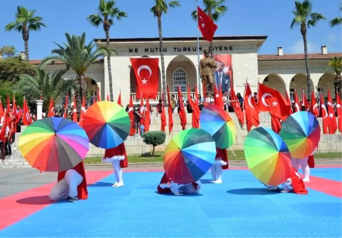 Mersin\'de, 19 Mayıs Kutlaması