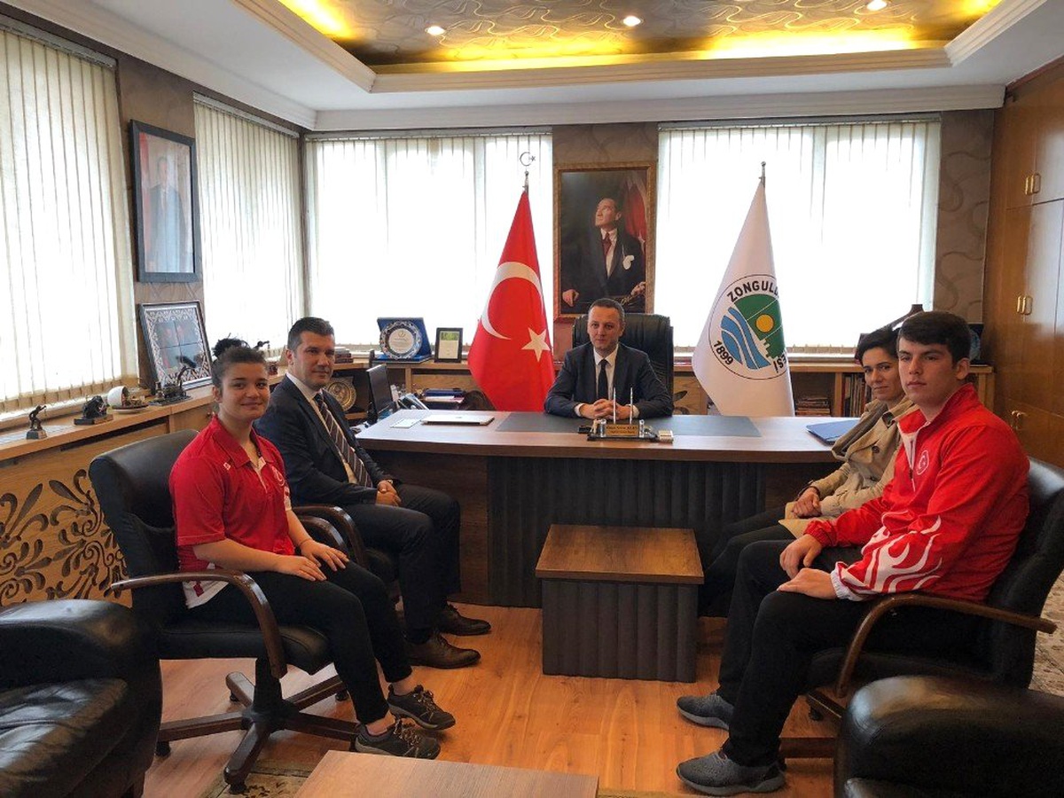 Milli Sporculardan Başkan Alan\'a Ziyaret