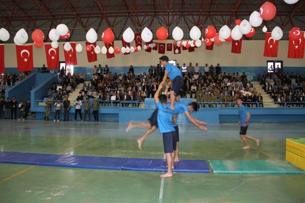 Şemdinli\'de 19 Mayıs Coşkusu