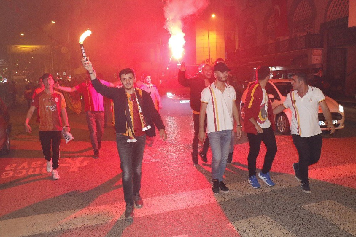 Zonguldak\'ta Galatasaraylılar 22. Şampiyonluğu Coşkuyla Kutladı