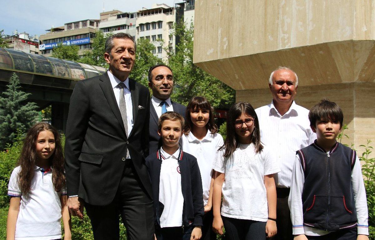 100 Bininci Fidanı Bakan Selçuk Dikti