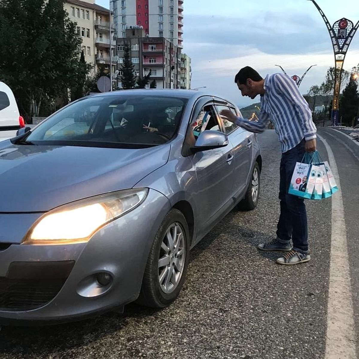AK Parti\'den \'İftara Beş Kala\' Çalışması