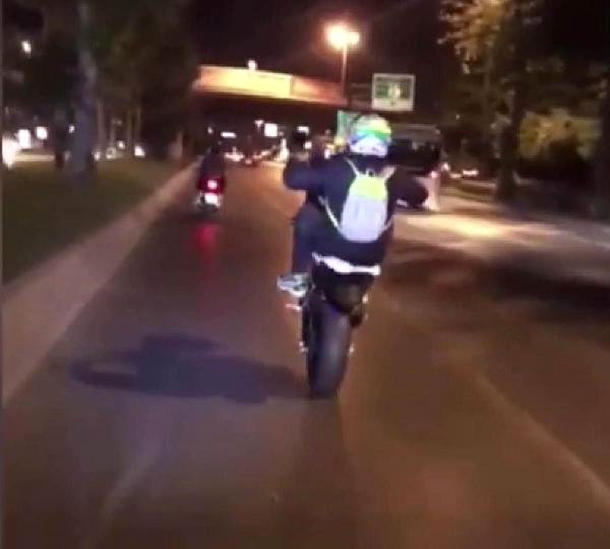 Barbaros Bulvarı\'nda Motosikletlilerin Tehlikeli Yolculuğu