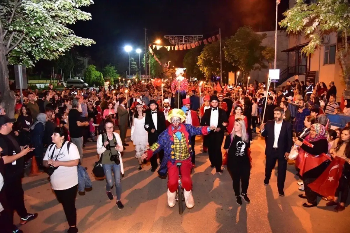 Bilecikliler Fener Alayında Caddelere Sığmadı