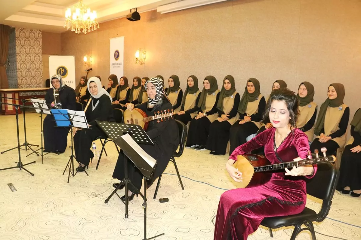 Birlik Vakfı Hanımlar Komisyonu\'ndan Tasavvuf Musikisi Konseri