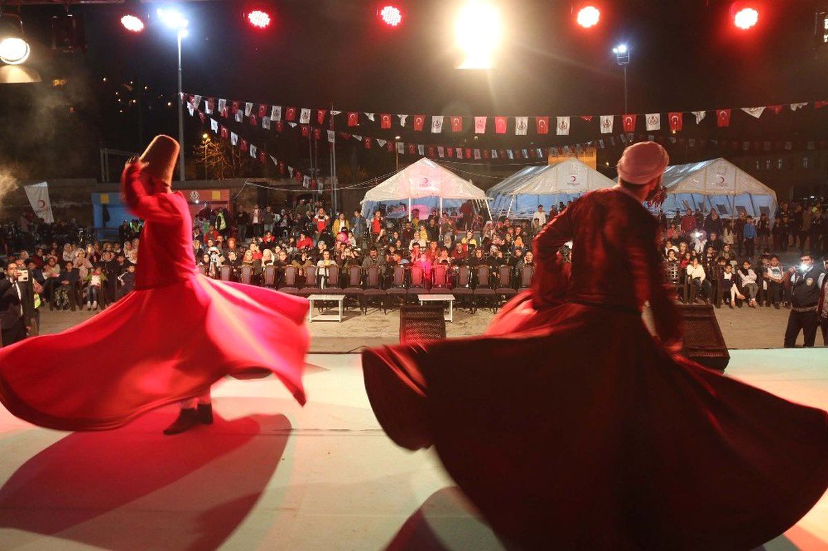 Bitlis\'te Semazen Gösterisi