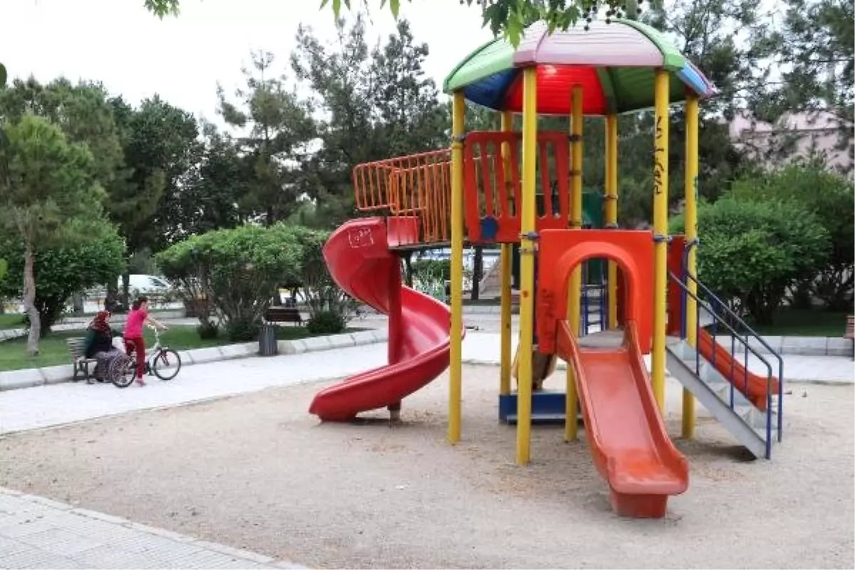 Eski Eşine Çocuk Parkında Dehşeti Yaşattı, Jandarma Ölümden Kurtardı