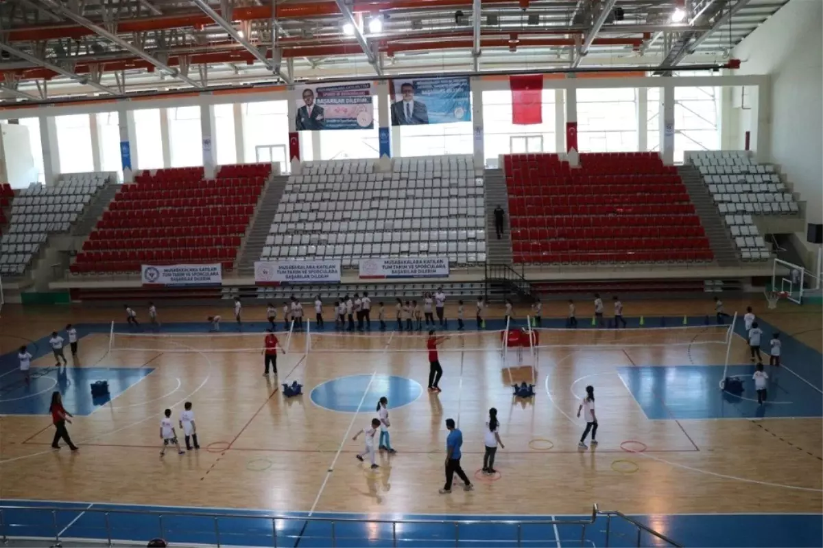 Fabrika Voleybol, Yeni Okulunu Erzincan\'da Açtı