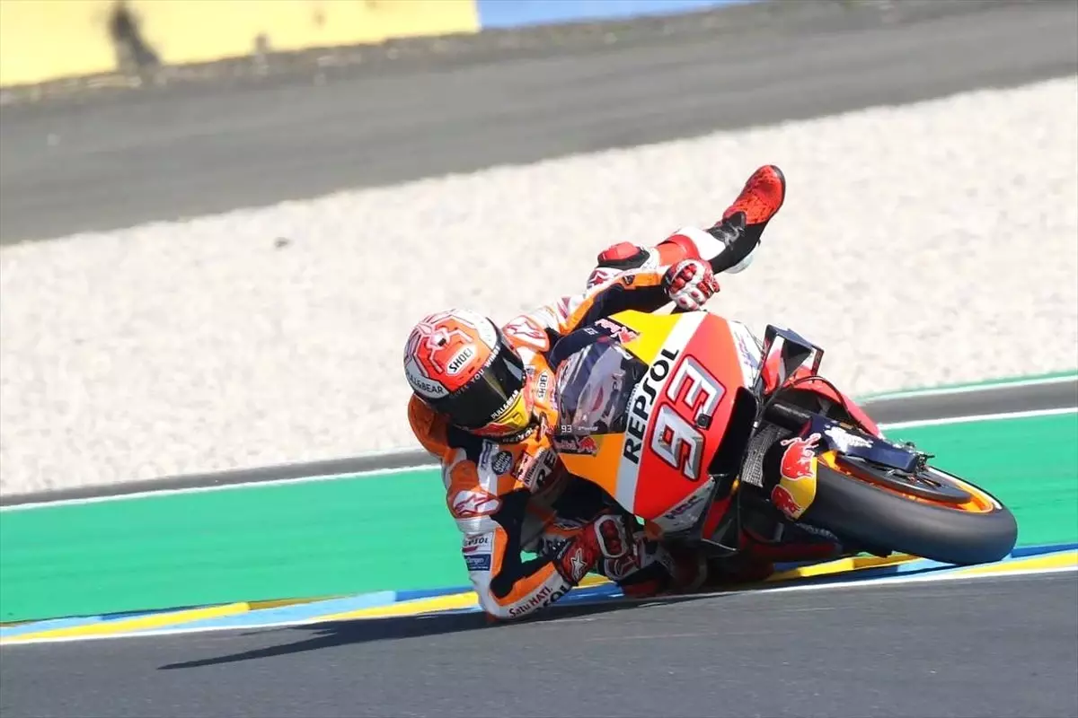 Fransa\'da Gülen Marc Marquez Oldu