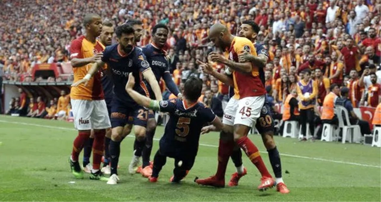 Galatasaraylı Marcao\'dan Emre Belözoğlu Paylaşımı: Korkaksın