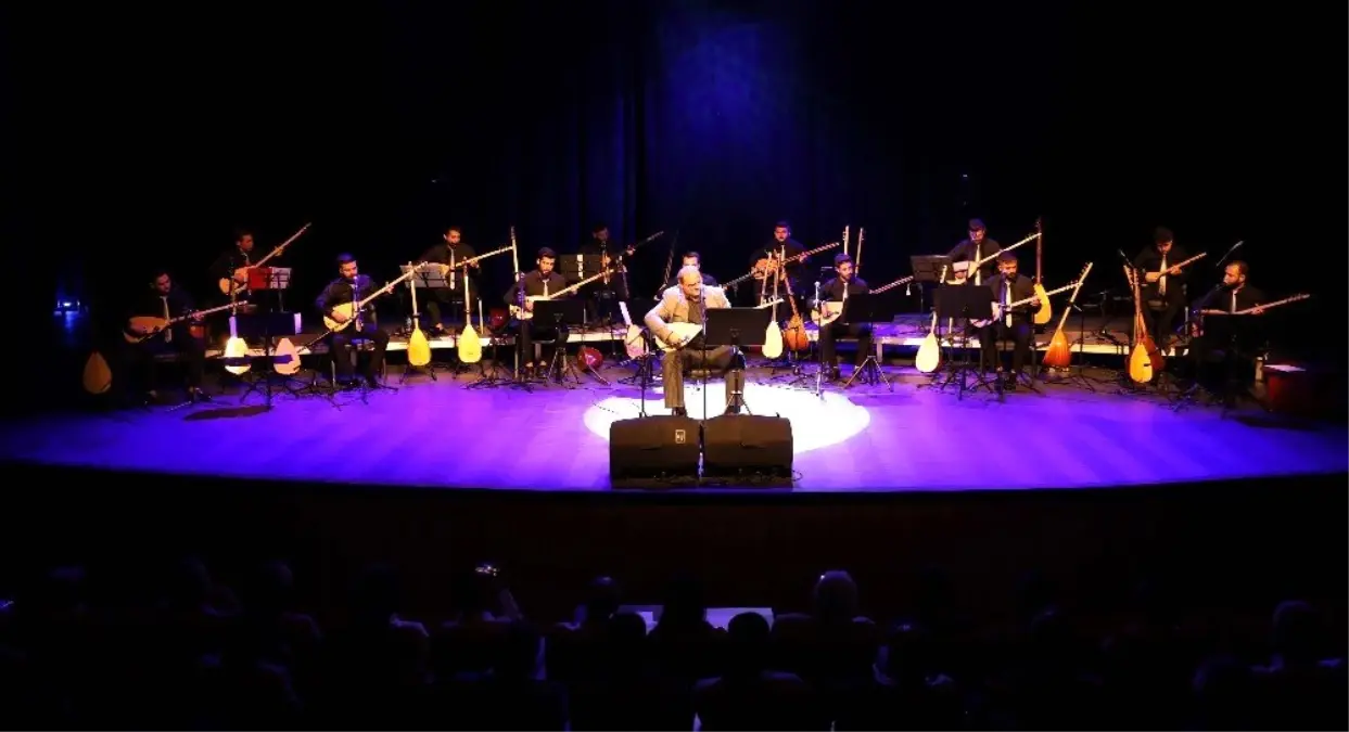 Gaün\'de Bağlama Konserine Yoğun İlgi