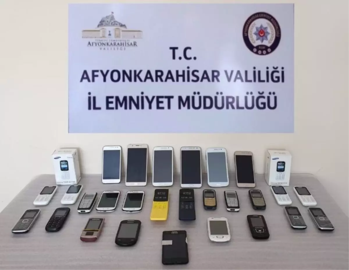 Gümrük Kaçağı Cep Telefonları Ele Geçirildi