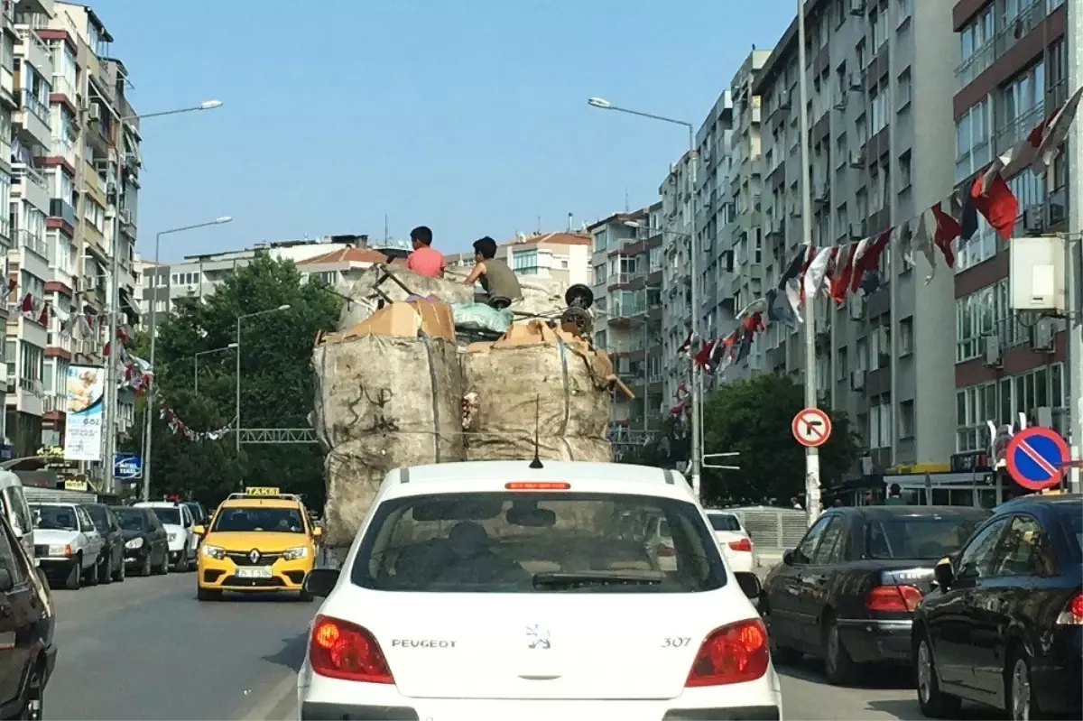 İzmir\'de Ölüme Davetiye Çıkaran Yolculuk