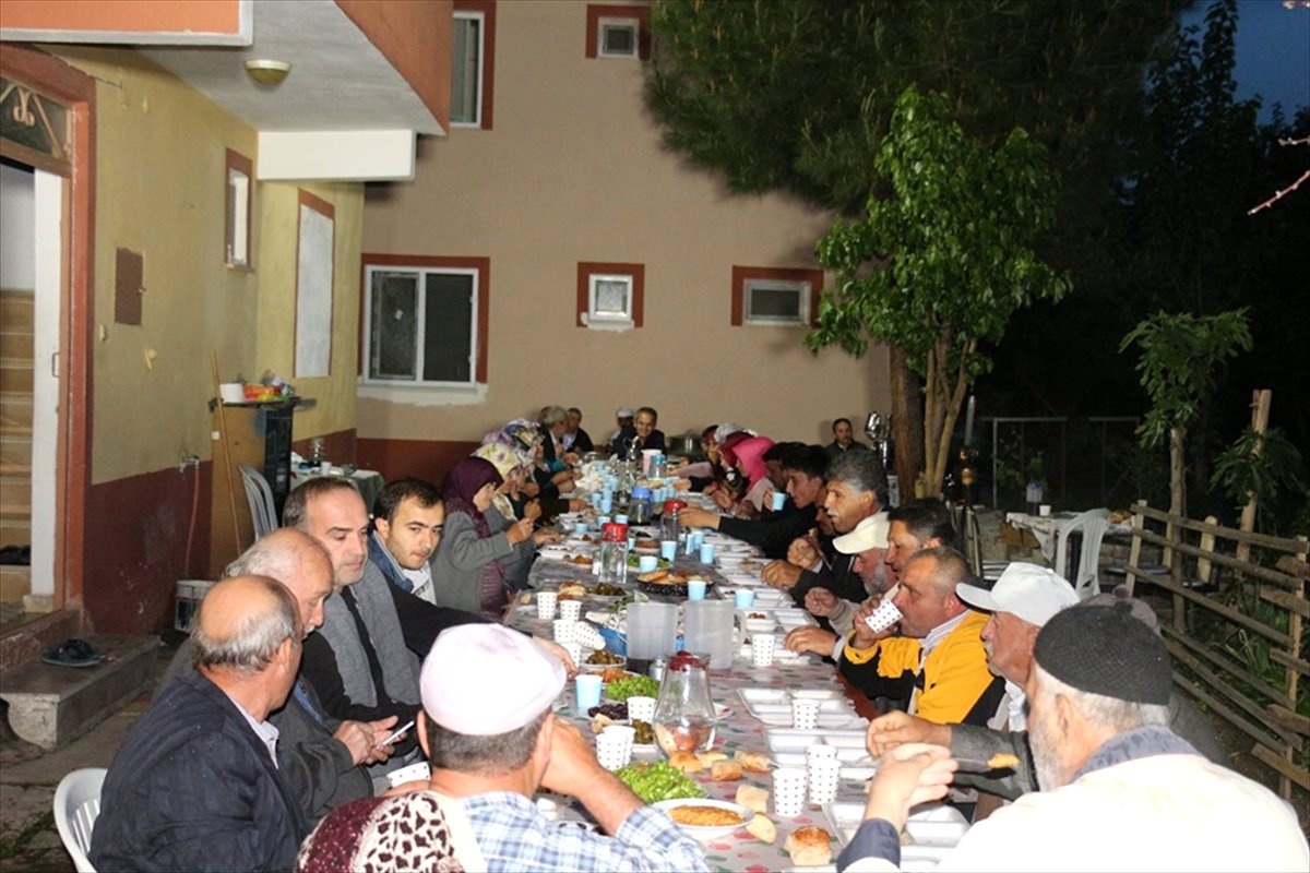 Kaymakam Pişkin Vatandaşlarla İftar Yaptı