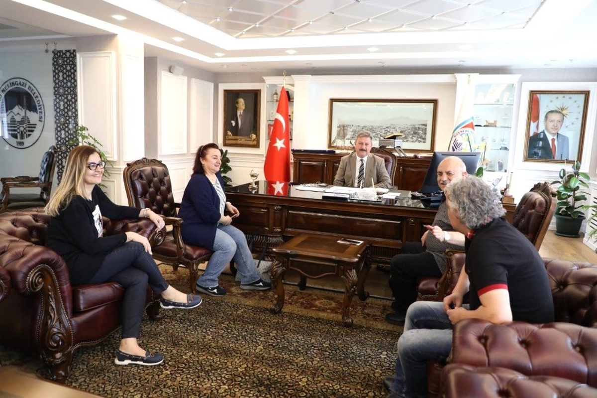 Kayseri Diş Hekimleri Odası Yönetim Kurulu Üyeleri Dr. Mustafa Palancıoğlu\' Nu Ziyaret Etti