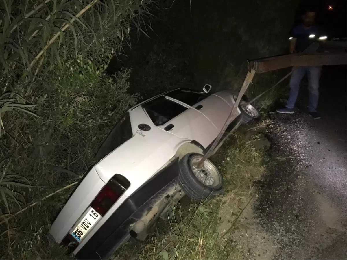 Kaza Yaptı, Otomobilini Bırakıp Kaçtı