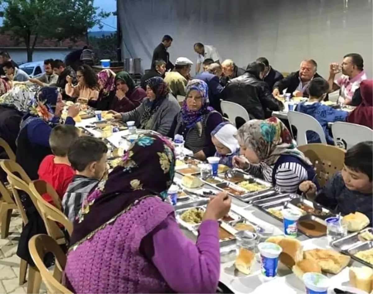 Köylülerden Geleneksel İftar Yemeği